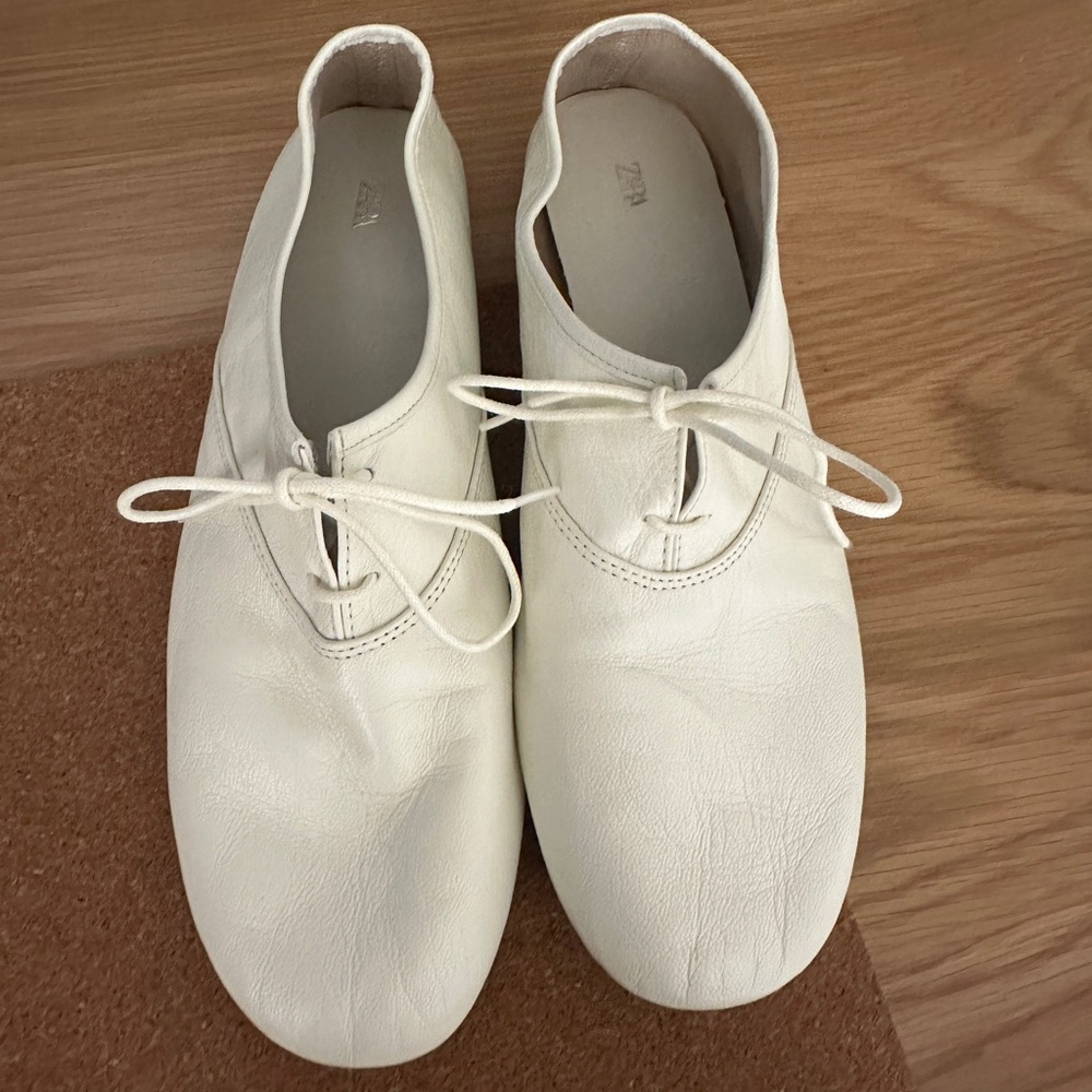 Zara Leather lace up flats size 39